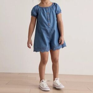 Toddler Girls' Carter's Button-Front Chambray Romper
Size 3T. Blue Shorts